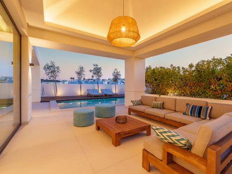 Luxury 5-Bedroom Villa with Gym, Sauna and Large Terraces Near the Beach in San Pedro de Alcántara