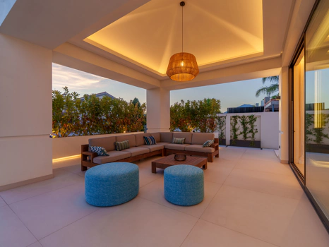 Luxury 5-Bedroom Villa with Gym, Sauna and Large Terraces Near the Beach in San Pedro de Alcántara