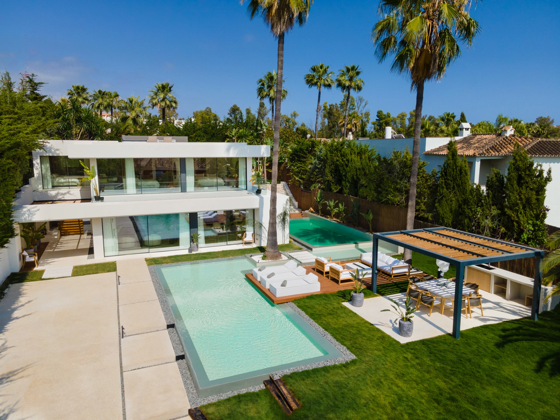 Villa for sale in Nueva Andalucia, Marbella
