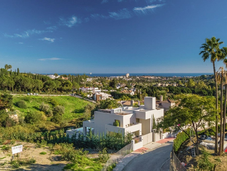 Villa en venta en Nueva Andalucia, Marbella