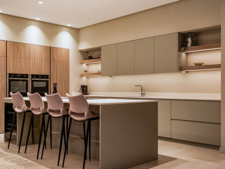 Villa en venta en Nueva Andalucia, Marbella