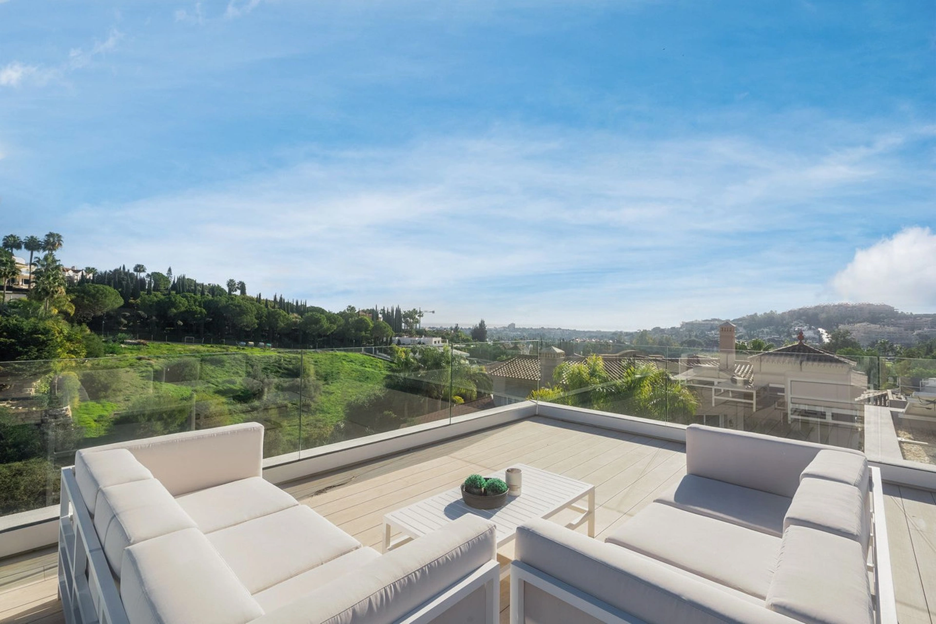 Villa en venta en Nueva Andalucia, Marbella