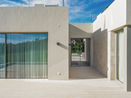 Villa en venta en Nueva Andalucia, Marbella