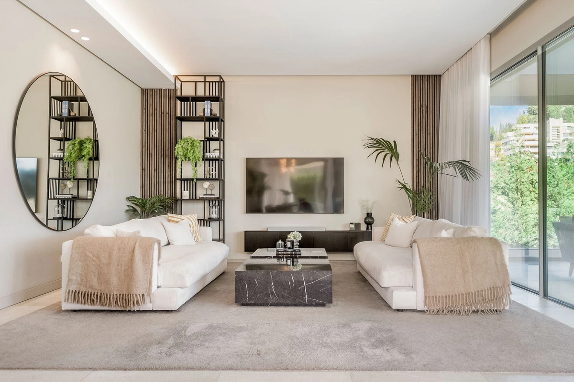 Villa en venta en Nueva Andalucia, Marbella