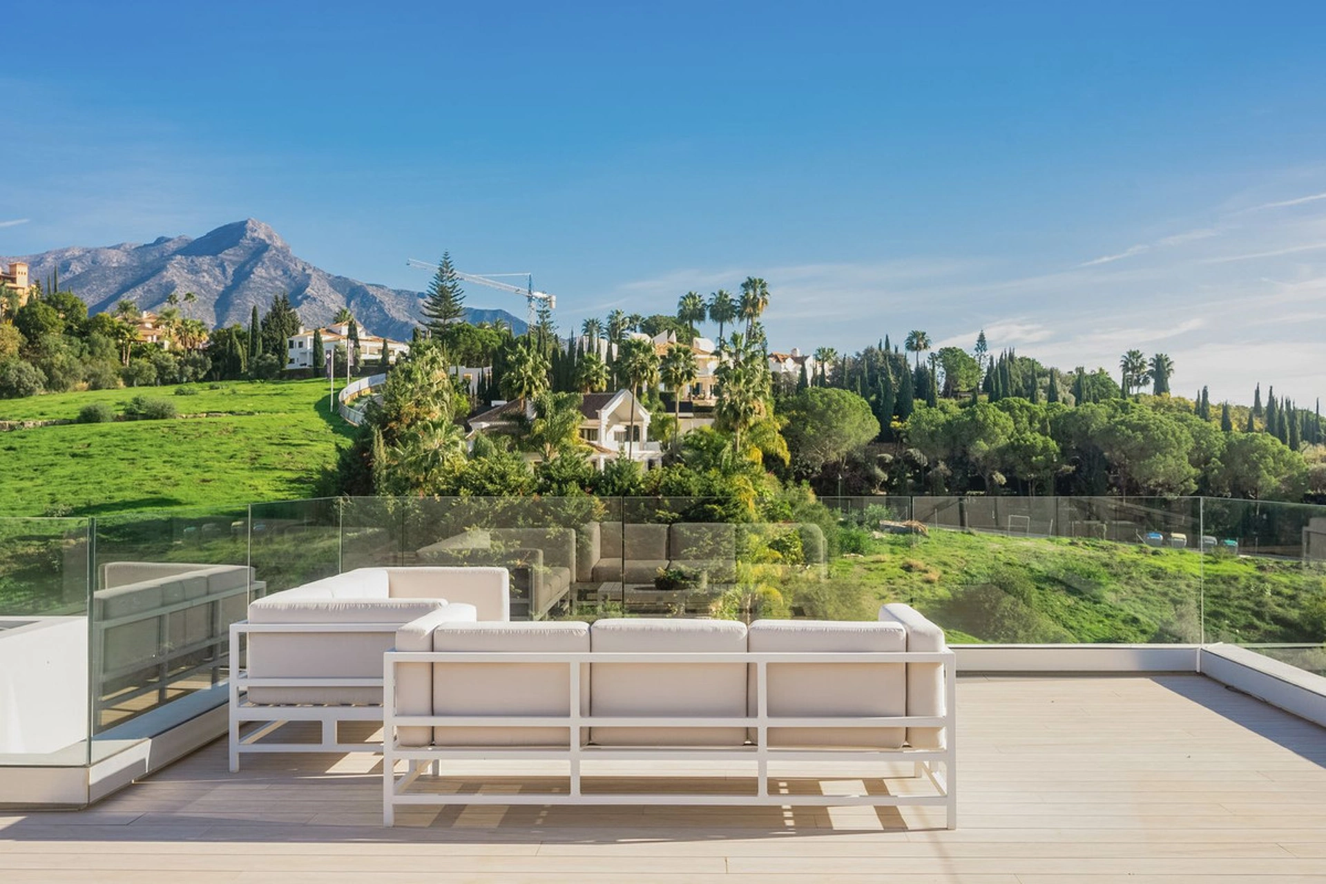Villa en venta en Nueva Andalucia, Marbella