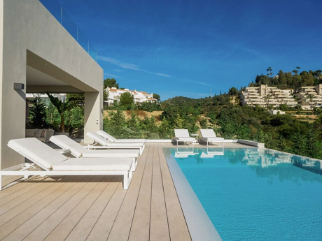 Villa en venta en Nueva Andalucia, Marbella