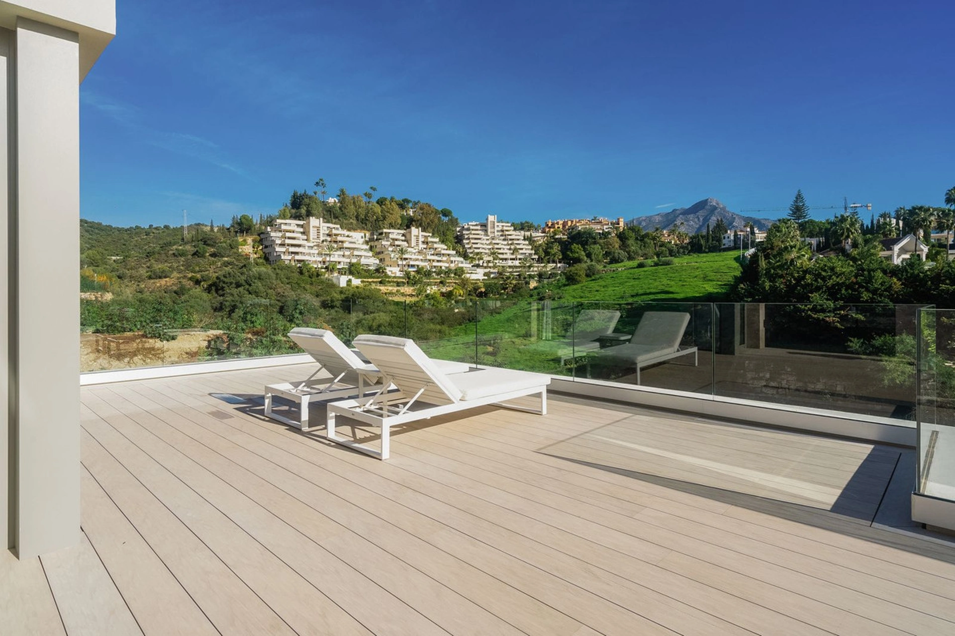 Villa en venta en Nueva Andalucia, Marbella