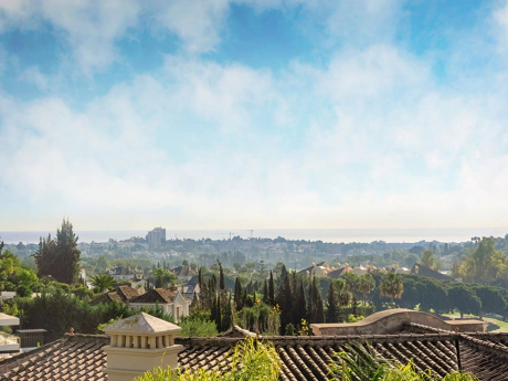 Villa en venta en Nueva Andalucia, Marbella