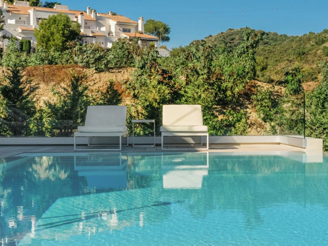 Villa en venta en Nueva Andalucia, Marbella