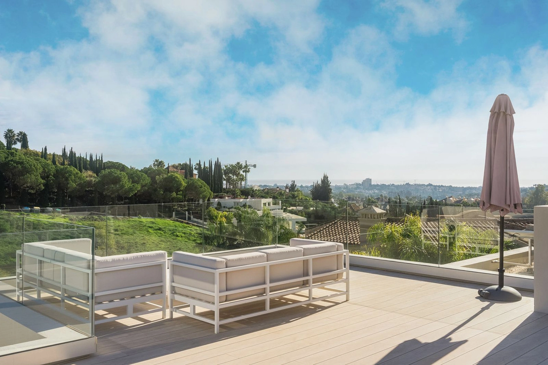 Villa en venta en Nueva Andalucia, Marbella