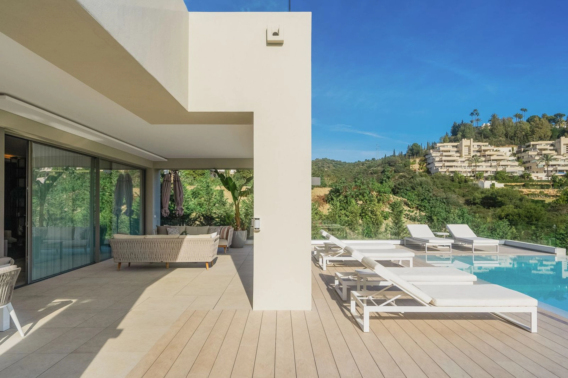 Villa en venta en Nueva Andalucia, Marbella