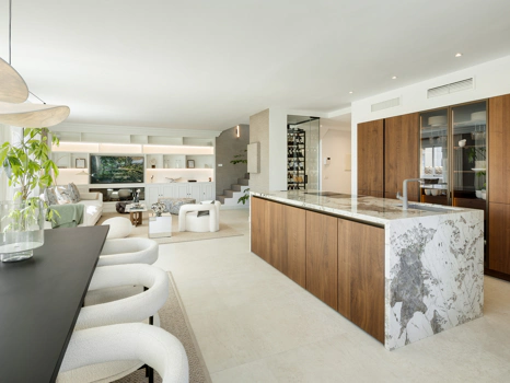 Luxury Duplex Penthouse with Panoramic Sea & Mountain Views