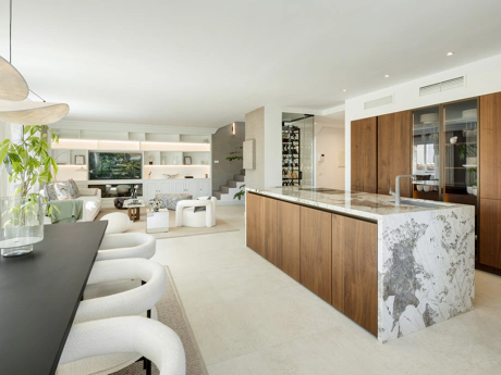 Luxury Duplex Penthouse with Panoramic Sea & Mountain Views