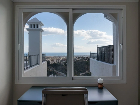Apartment for sale in Benahavis