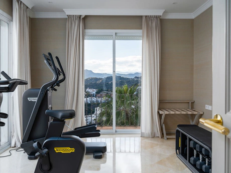 Apartment for sale in Benahavis