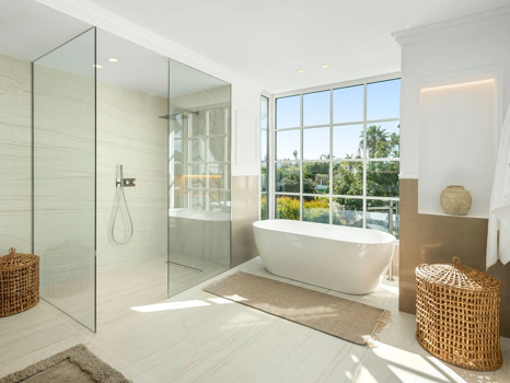 Villa en venta en Nueva Andalucia, Marbella