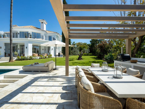 Villa en venta en Nueva Andalucia, Marbella