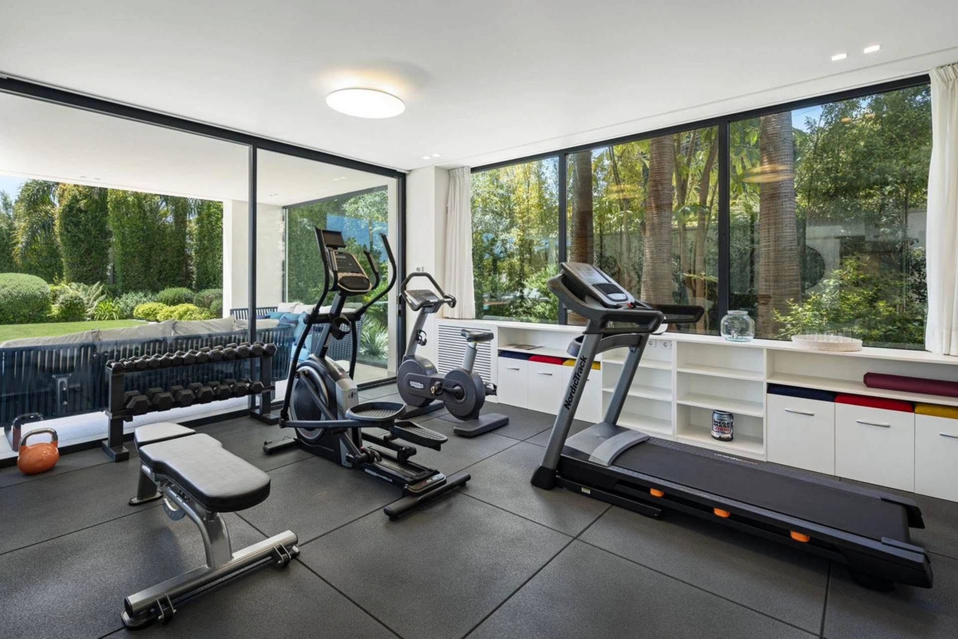 Villa for sale in Marbesa, Marbella East