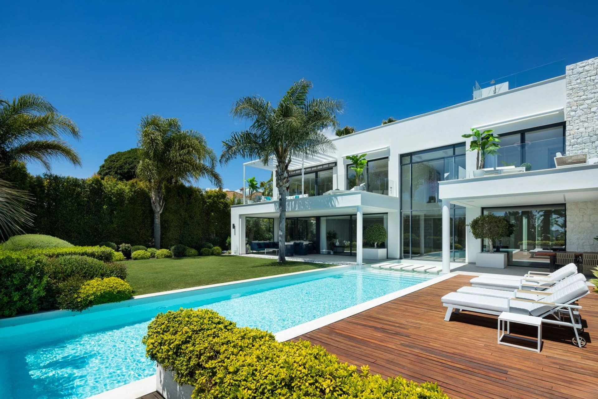 Villa for sale in Marbesa, Marbella East