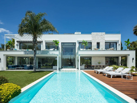 Villa Natura, Marbella East – Award-Winning Luxury with Sea & Mountain Views