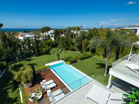 Villa Natura, Marbella East – Award-Winning Luxury with Sea & Mountain Views