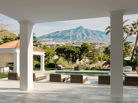 Villa for sale in Nueva Andalucia, Marbella