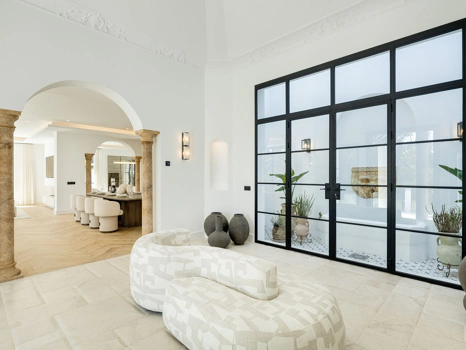 Villa for sale in Benahavis