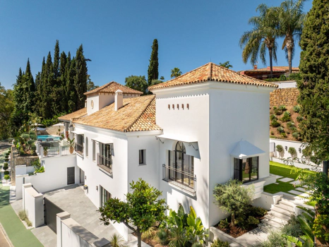 Villa for sale in Benahavis