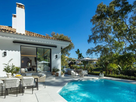 Villa for sale in Benahavis