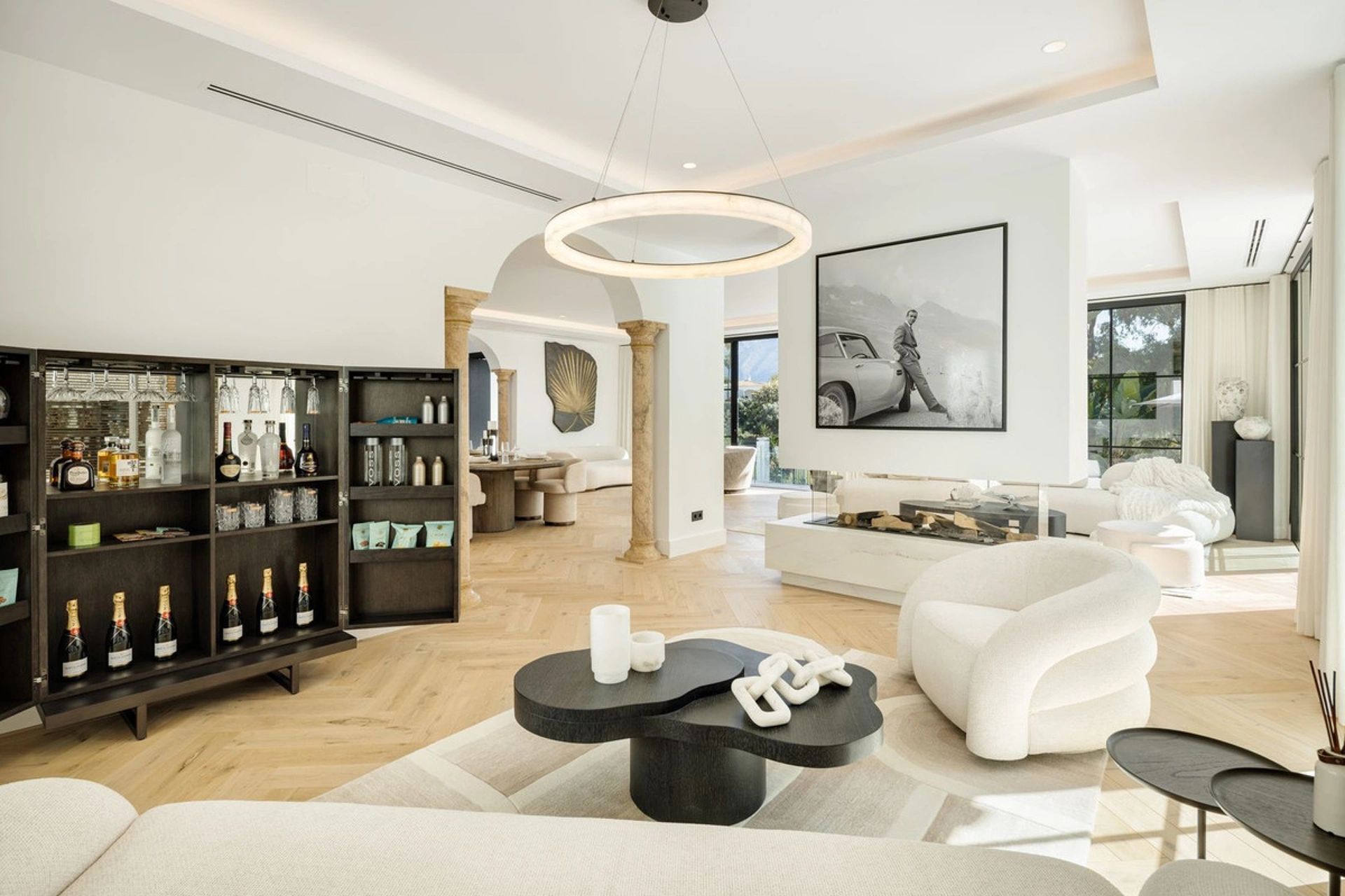 Villa for sale in Benahavis