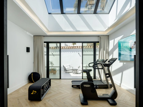 Villa for sale in Benahavis