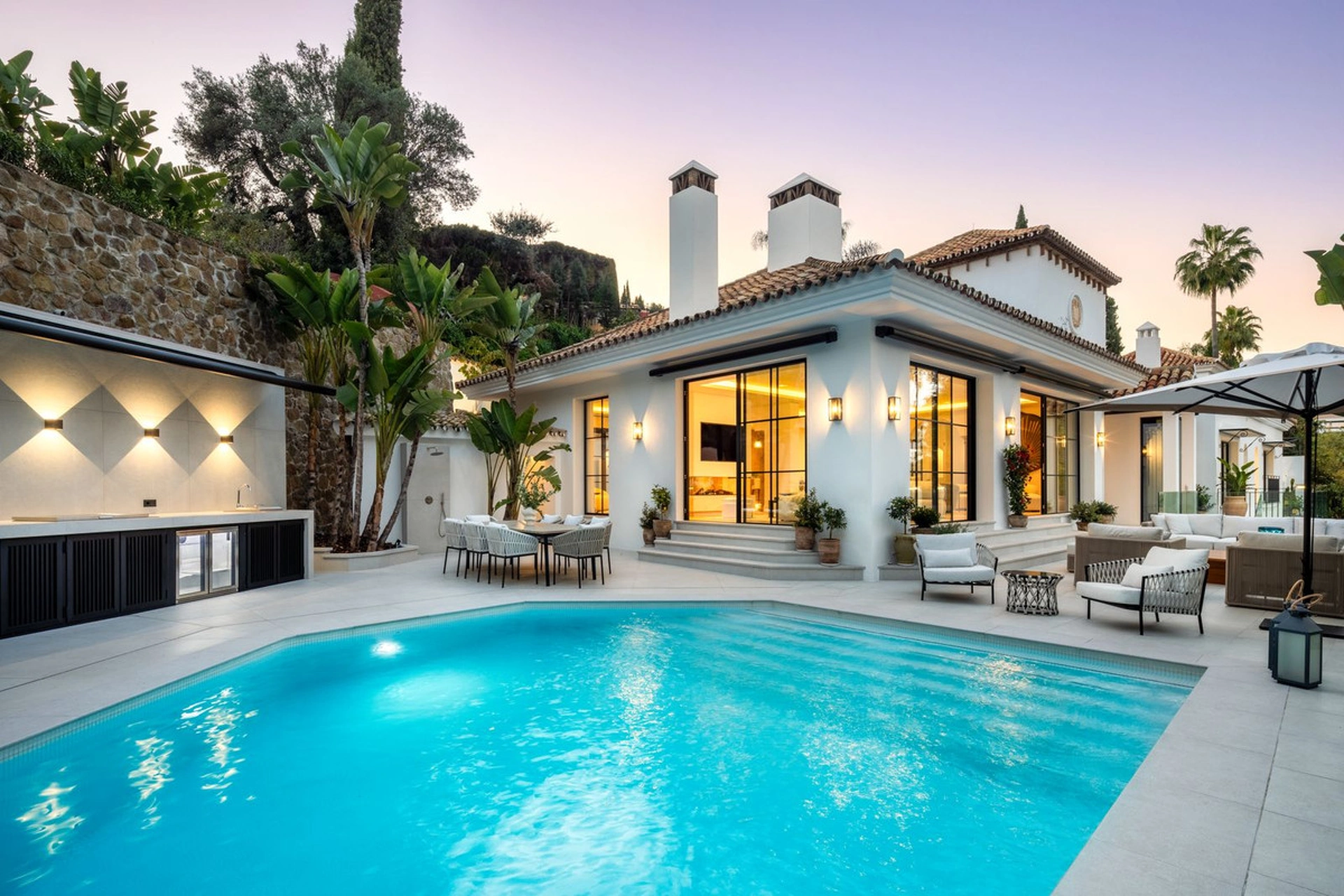 Villa for sale in Benahavis
