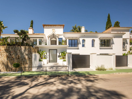 Villa for sale in Benahavis