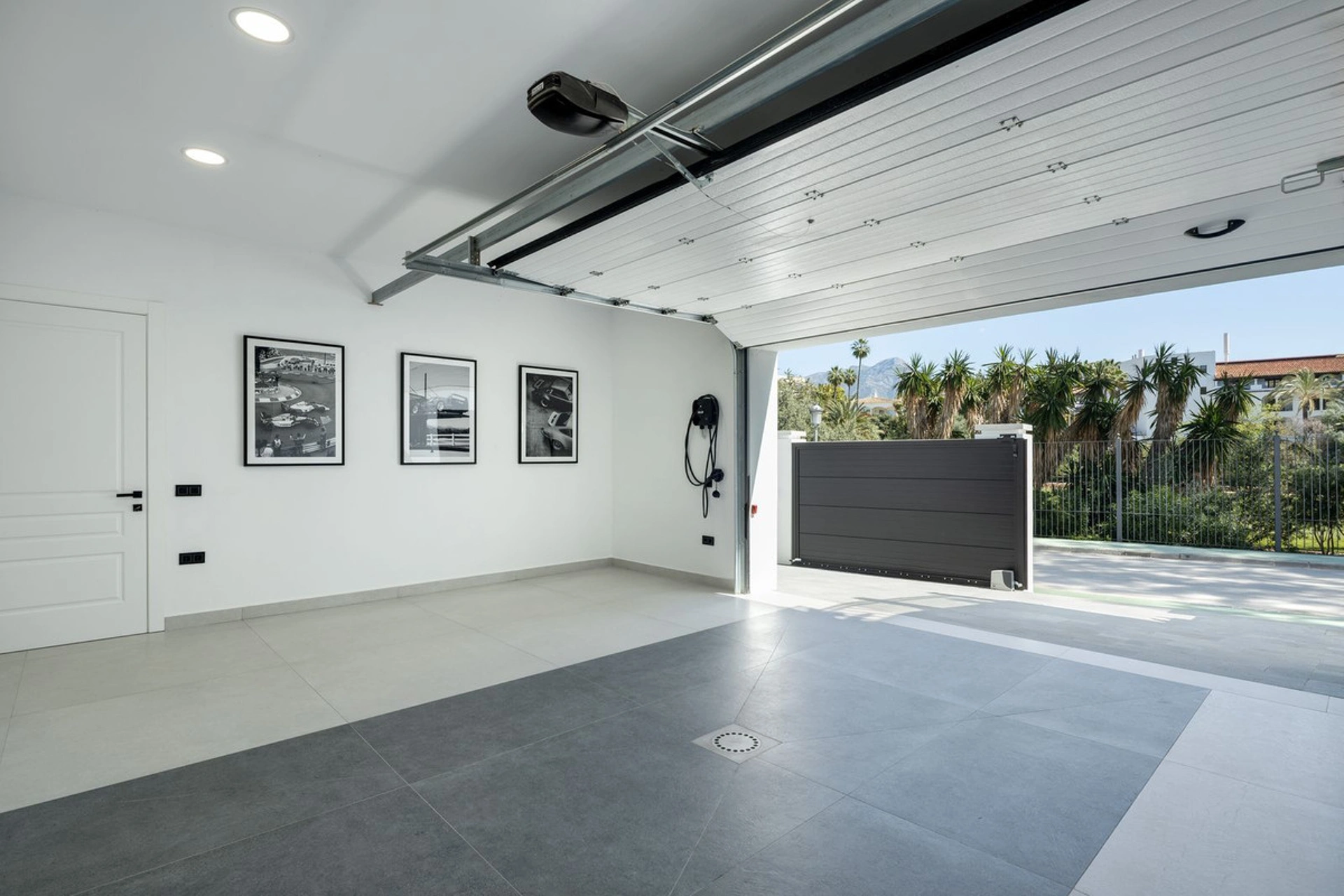 Villa for sale in Benahavis