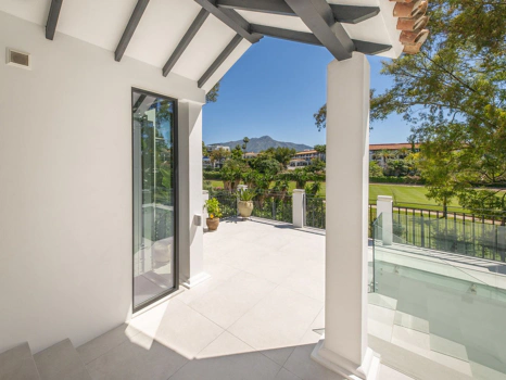 Villa for sale in Benahavis
