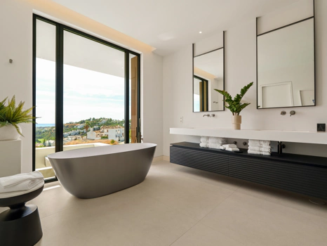 La Quinta 20 – Vida de Lujo en Primera Línea con Vistas Panorámicas al Mediterráneo