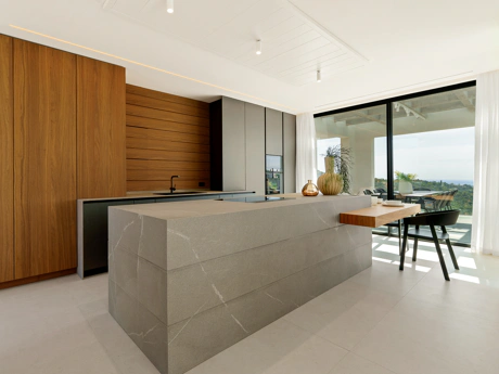 La Quinta 20 – Frontline Luxury Living with Panoramic Mediterranean Views