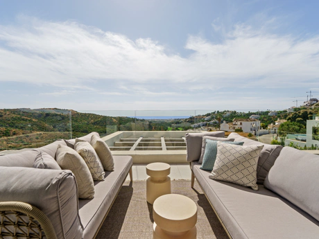 La Quinta 20 – Frontline Luxury Living with Panoramic Mediterranean Views