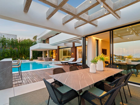 La Quinta 20 – Frontline Luxury Living with Panoramic Mediterranean Views