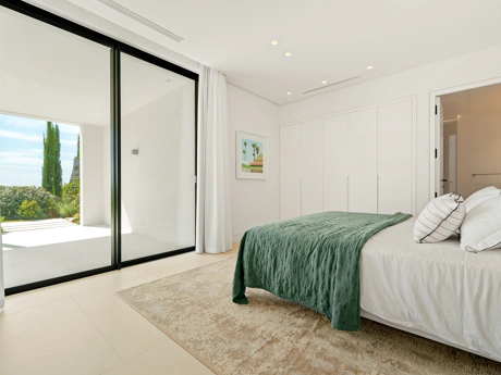 La Quinta 20 – Frontline Luxury Living with Panoramic Mediterranean Views