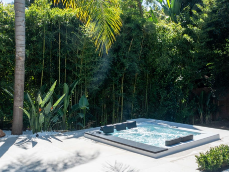 Villa de lujo estilo escandinavo-japandi con piscina, jacuzzi y total privacidad en Nueva Andalucía
