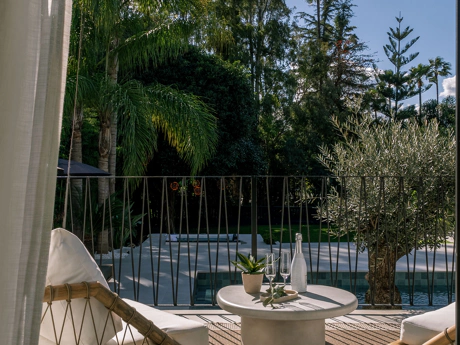 Villa de lujo estilo escandinavo-japandi con piscina, jacuzzi y total privacidad en Nueva Andalucía