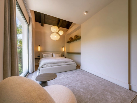 Villa de lujo estilo escandinavo-japandi con piscina, jacuzzi y total privacidad en Nueva Andalucía