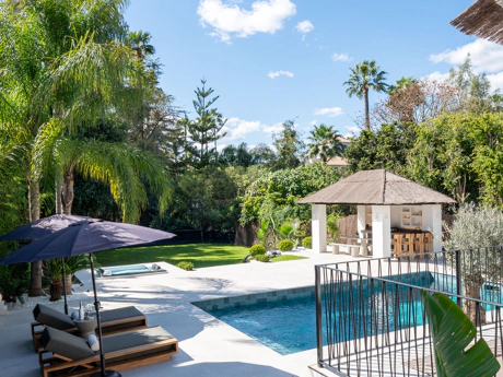 Villa de lujo estilo escandinavo-japandi con piscina, jacuzzi y total privacidad en Nueva Andalucía