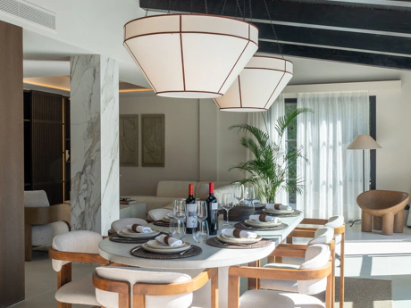 Villa de lujo estilo escandinavo-japandi con piscina, jacuzzi y total privacidad en Nueva Andalucía