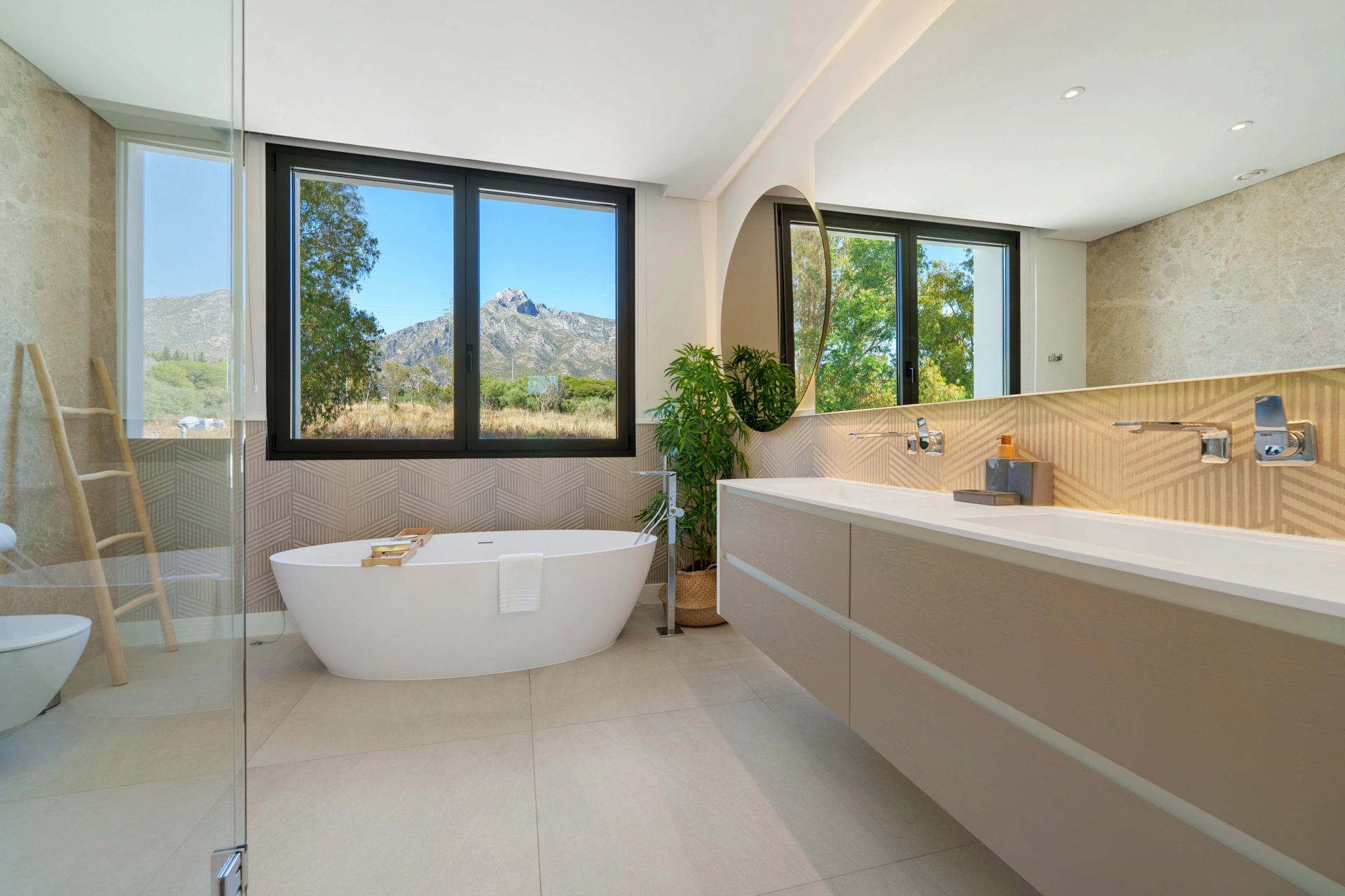 Villa for sale in Marbella Golden Mile