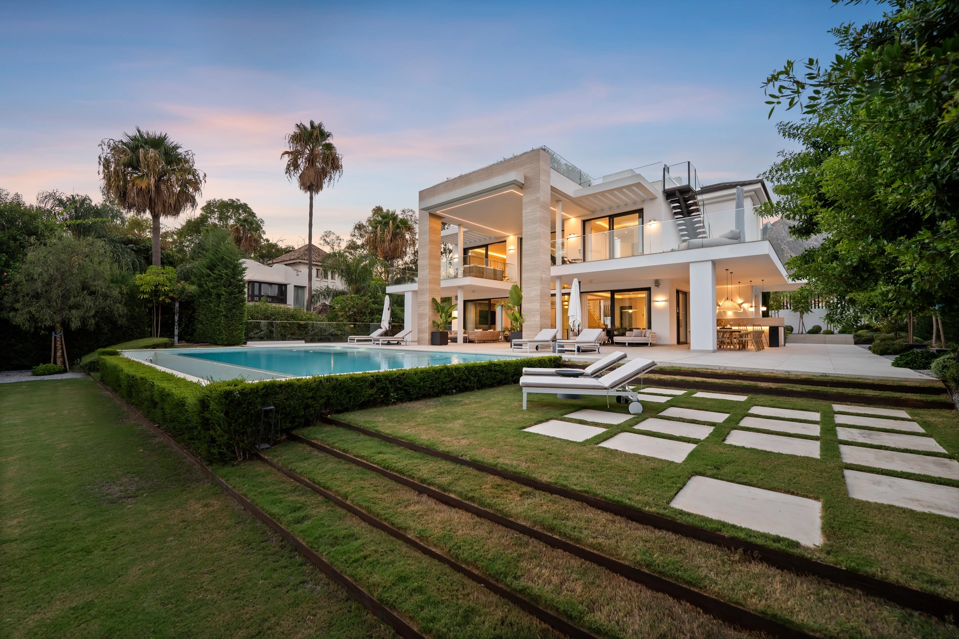 Villa for sale in Marbella Golden Mile