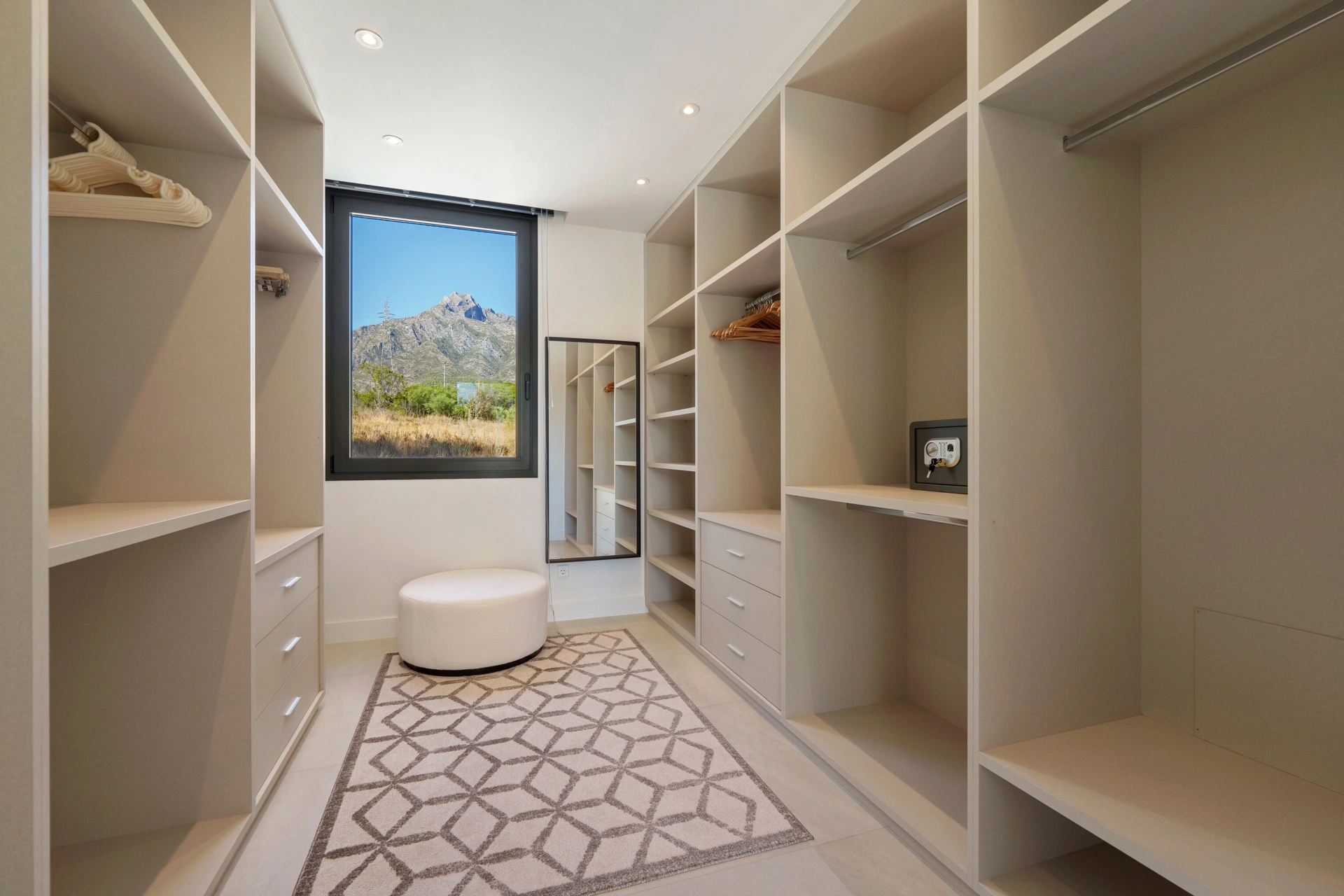 Villa for sale in Marbella Golden Mile