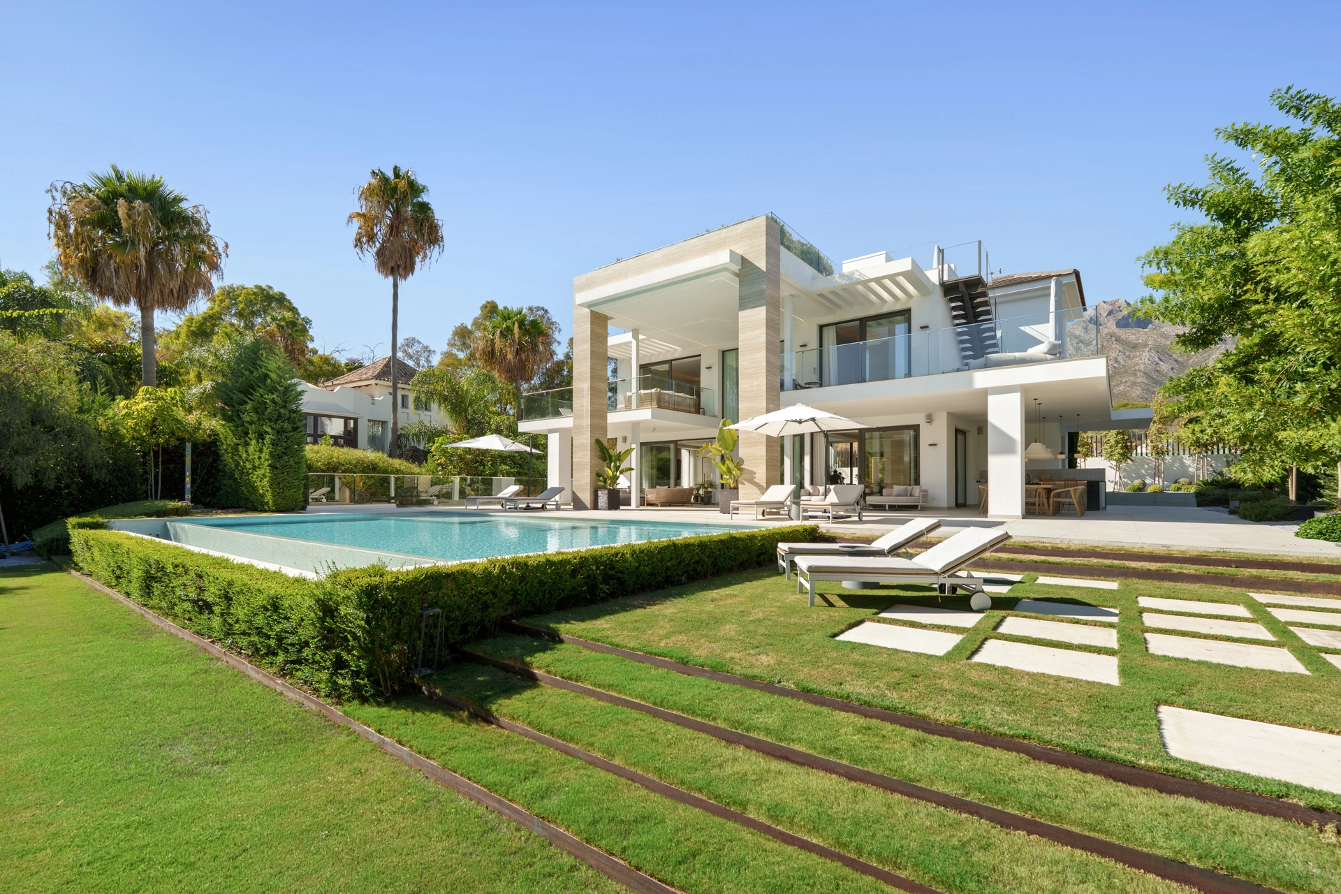 Villa for sale in Marbella Golden Mile