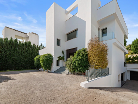 Villa Jardin – A Refined Contemporary Villa in Nueva Andalucía